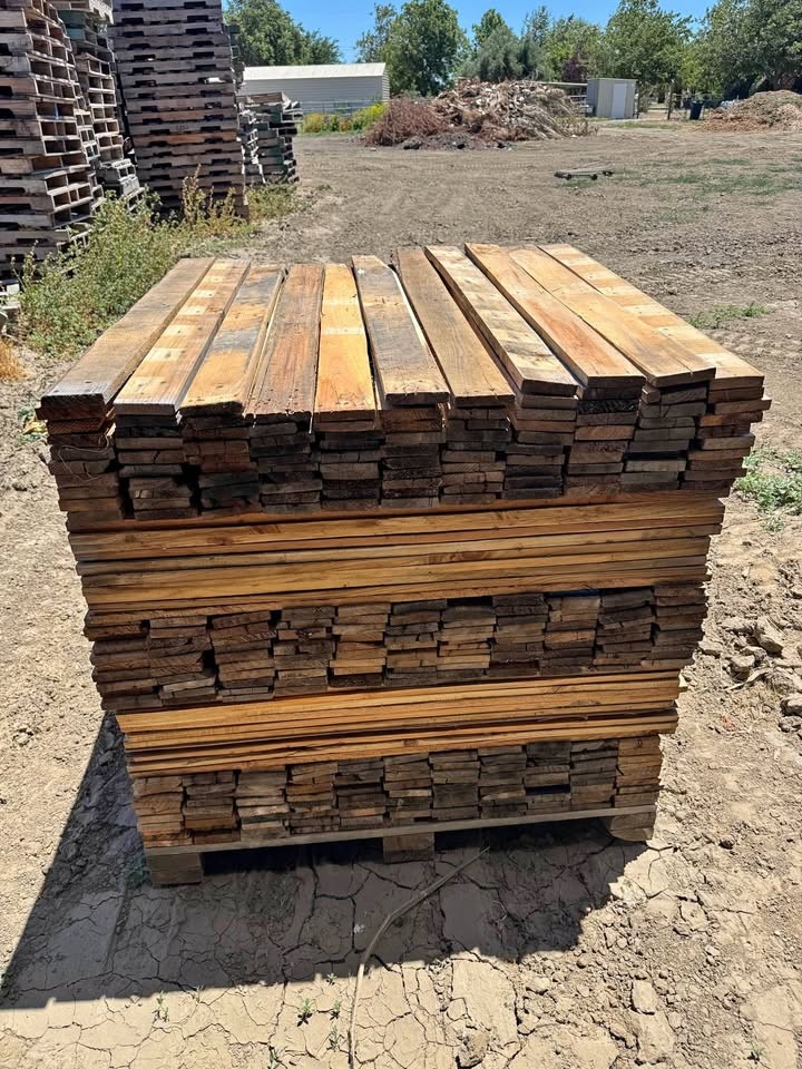 Reclaimed pallet stock - Image 1