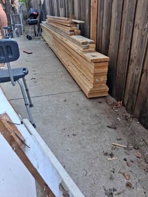 Alot of Wood / Madera/Lumber