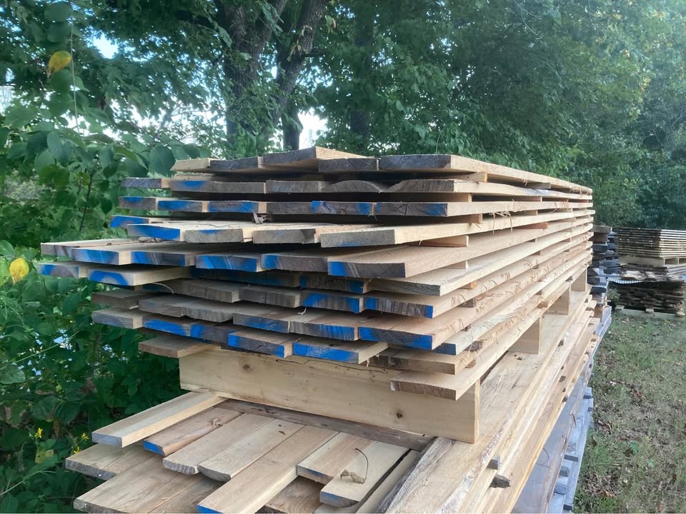 Rough Cut Lumber 1x4s, 1x6s, 8-12’ lengths (Yellow Pine & Poplar) - Image 4