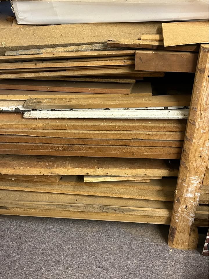 Large Lot of Reclaimed Wood and Scrap Lumber - Image 2