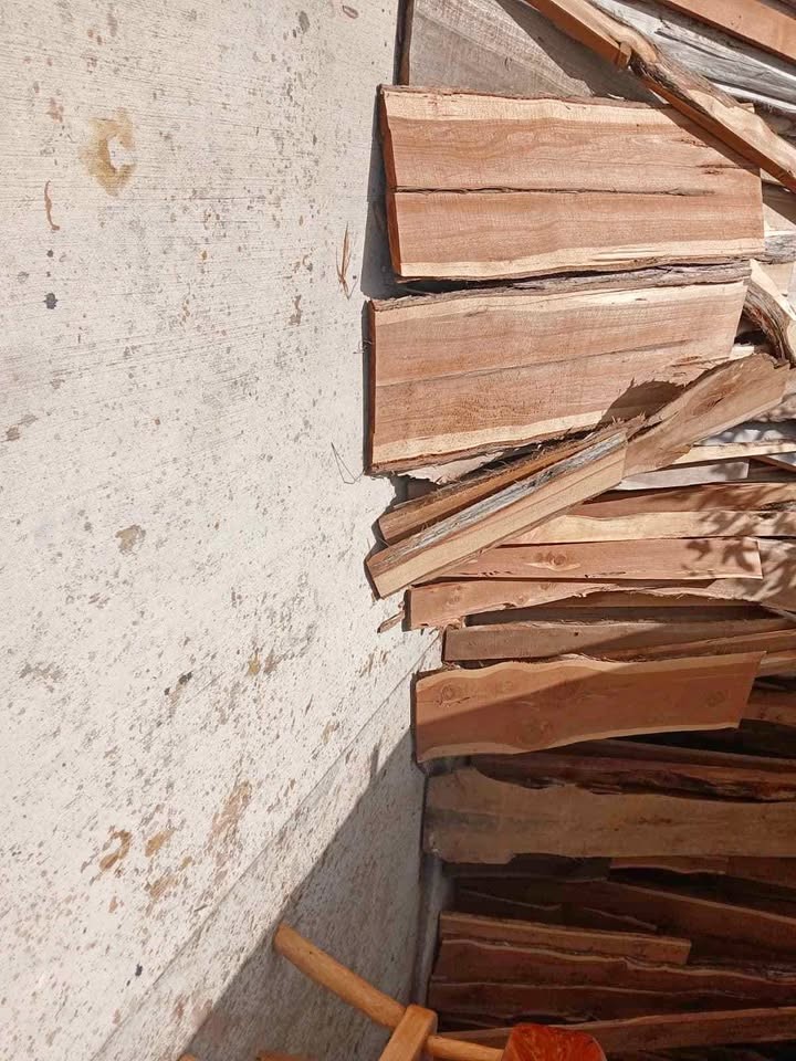 SLABS LIVE EDGE
