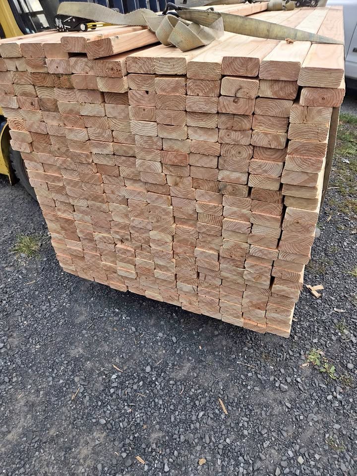 2x4 lumber - Image 1