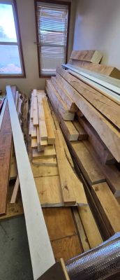 Various types and sizes of wood
Live edge
8x8
12x12
250 yr old wood
Pine
1-1.5" thick upto 12" wide