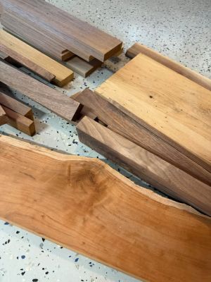 Hardwood Lumber Scraps and Slabs