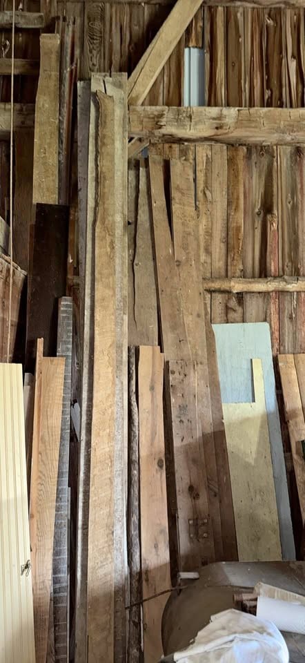 old lumber & other wood - Image 1