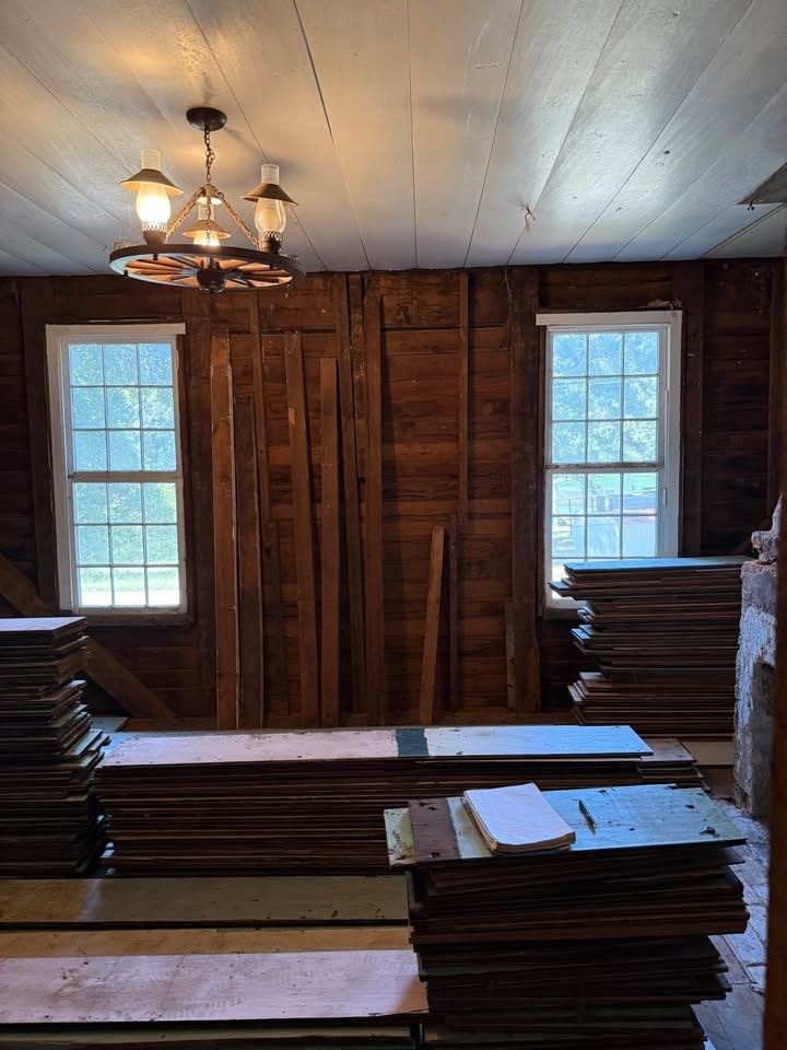Hart pine wood from 1820’s house - Image 9