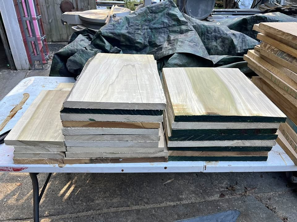 22 pieces of poplar board bundle (wider pieces) - Image 1