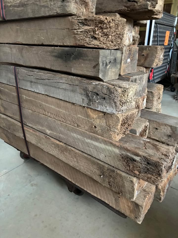 Attention Woodworkers!
Antique White Oak Beams 6”x8”x48” - Image 7