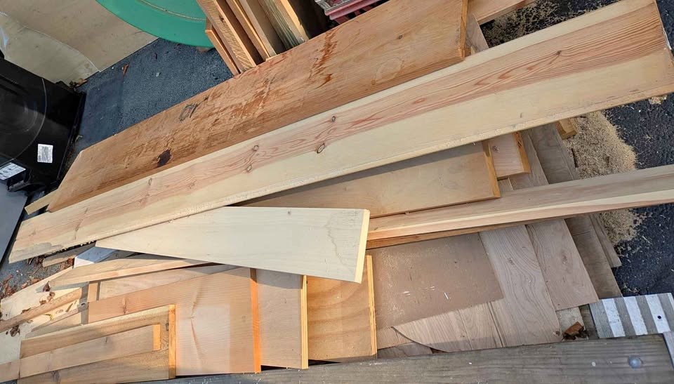 Wood pieces - Image 1