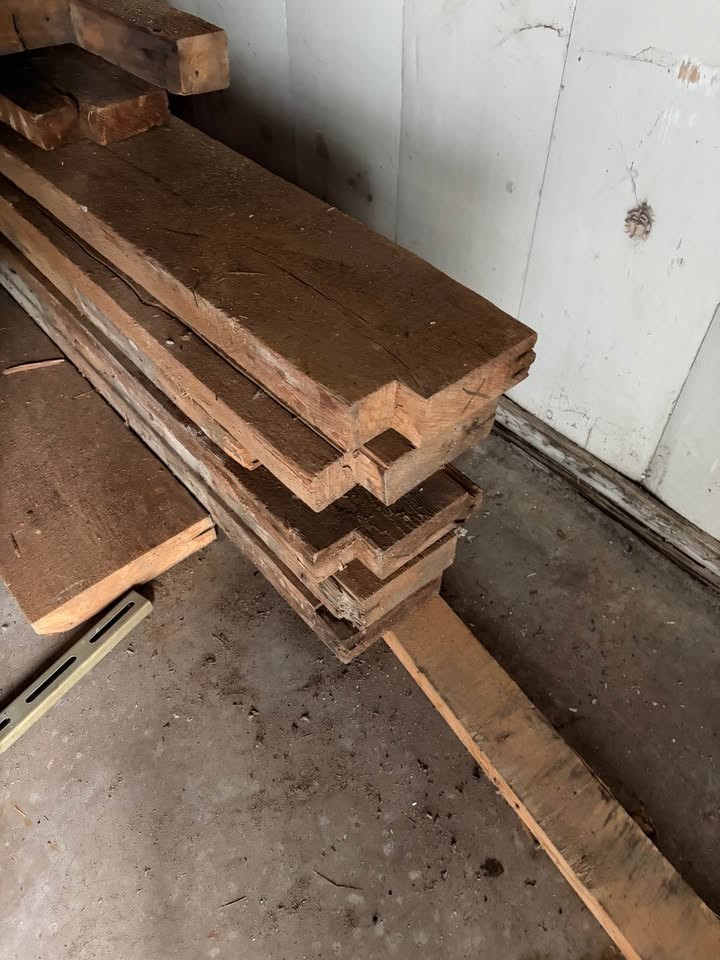 Reclaimed wood Pieces - Image 6