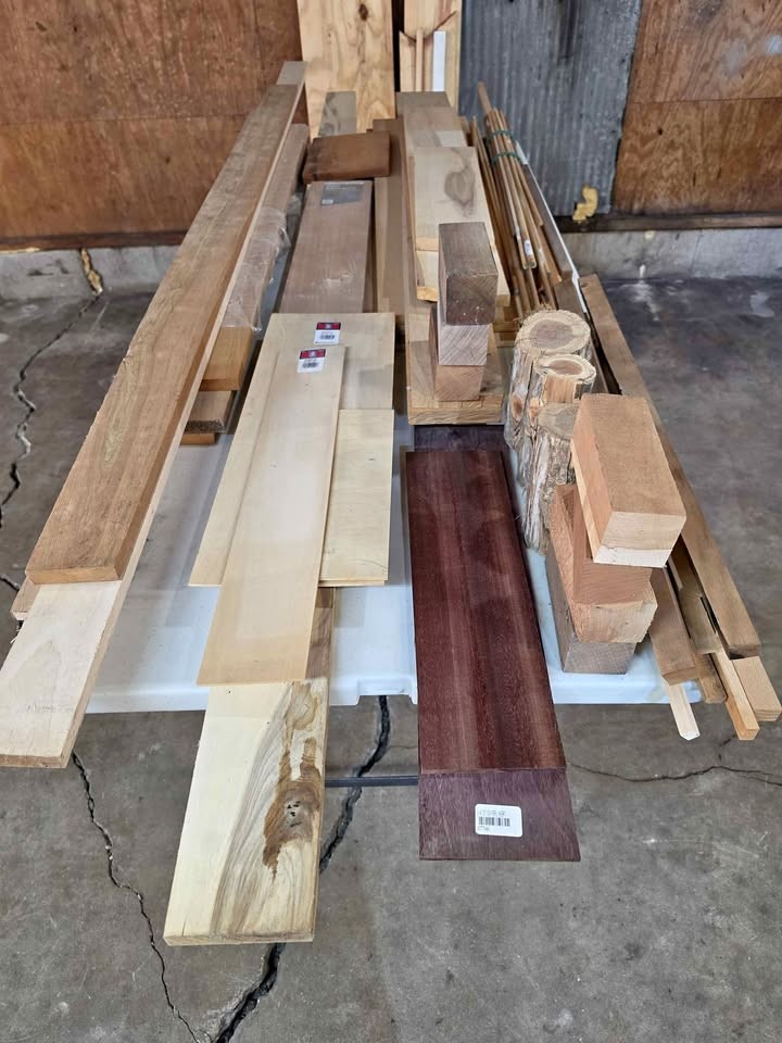 Mixed specialty wood for woodcrafting or general crafting - various lengths and sizes - Image 1