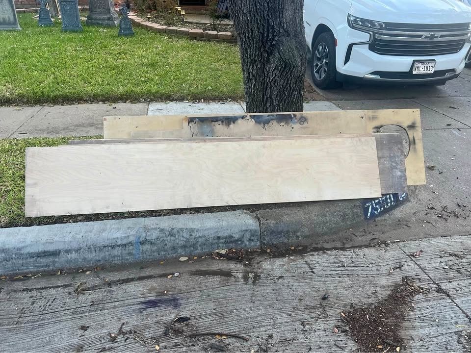 Various 18-20”x8’ birch and poplar 3/4”
Plywood.  I used it.  Don’t need it.  Free - Image 1