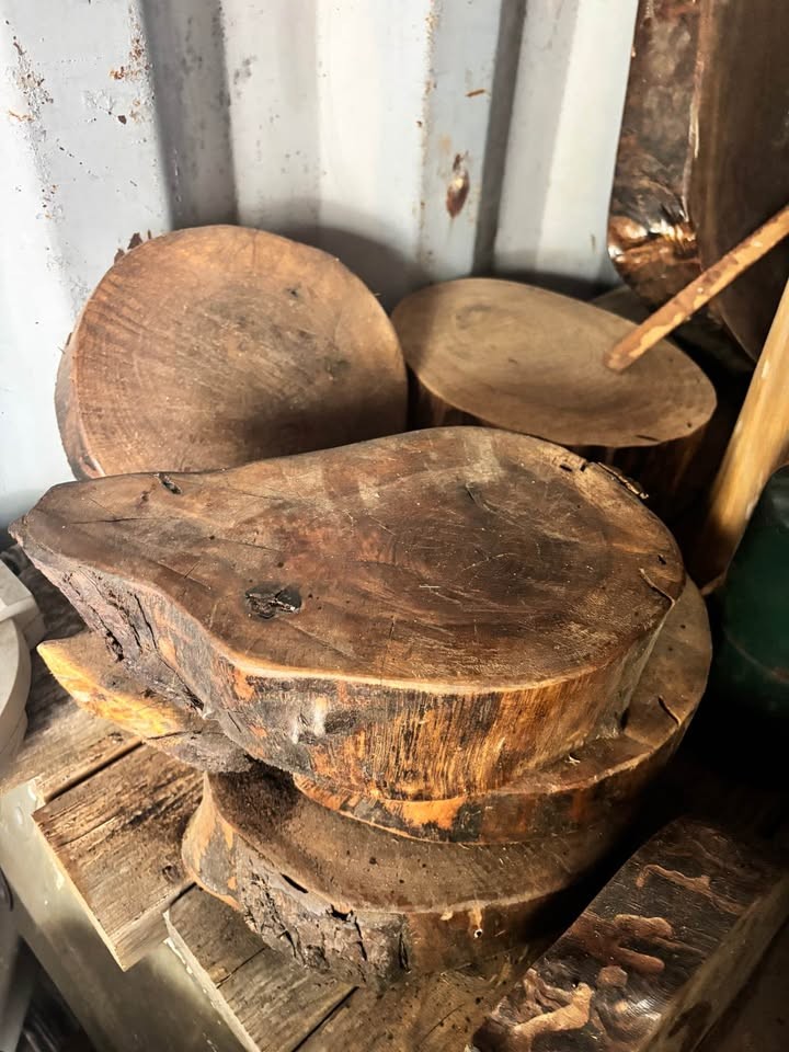 Black walnut pieces/slabs for end tables - Image 4