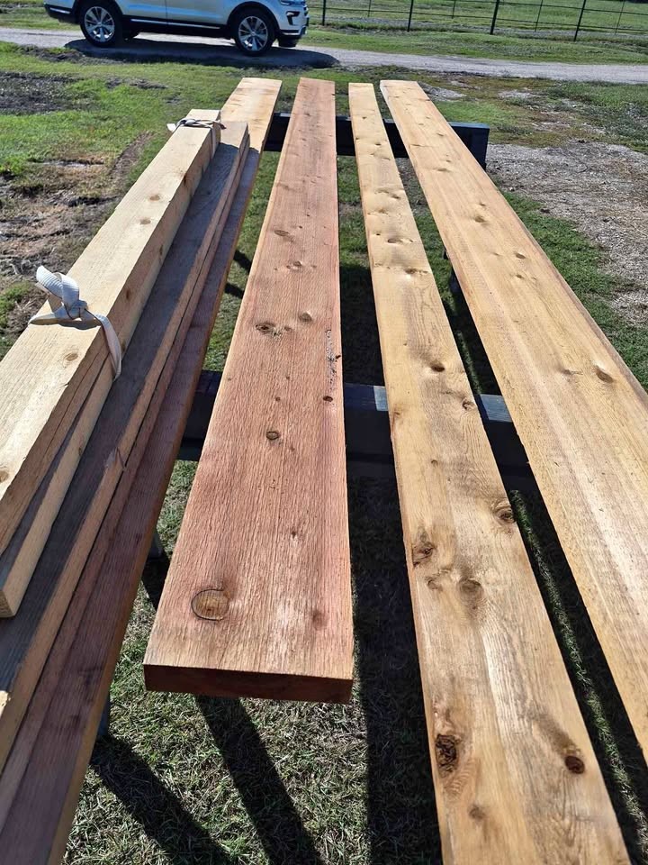 Ceader lumber bundle - Image 1