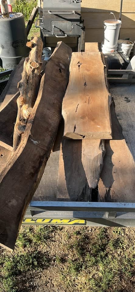 Thick cut cedar and walnut planks - Image 2