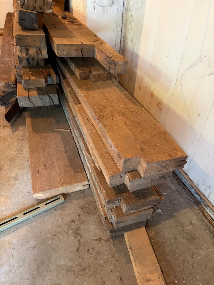 Reclaimed wood Pieces - Image 3