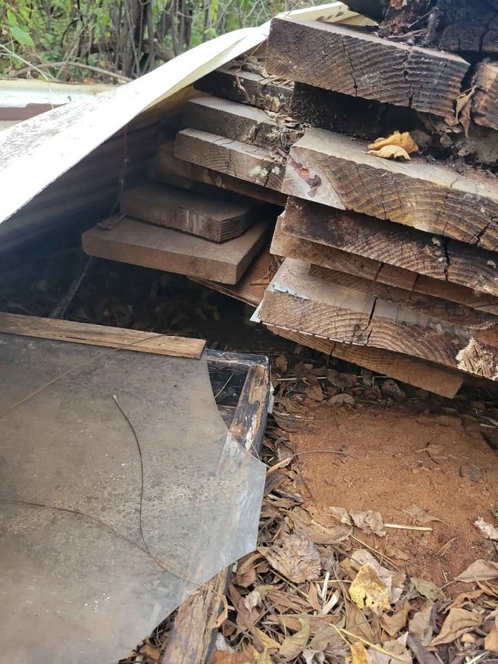 Reclaimed Wood Planks and Beams - Image 2