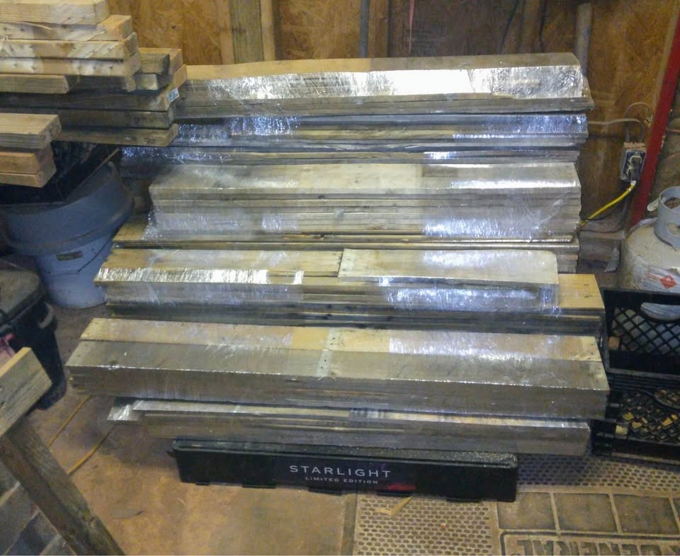Reclaimed Pallet Boards $16 per bundle - Image 10