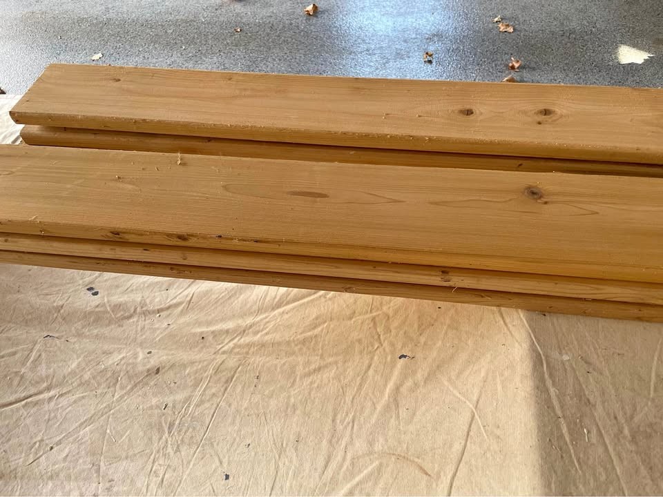 Cedar Wood Planks

Three 10’, three 12’ red cedar deck boards (5 1/2” x 1” actual width / thickness) - Image 1