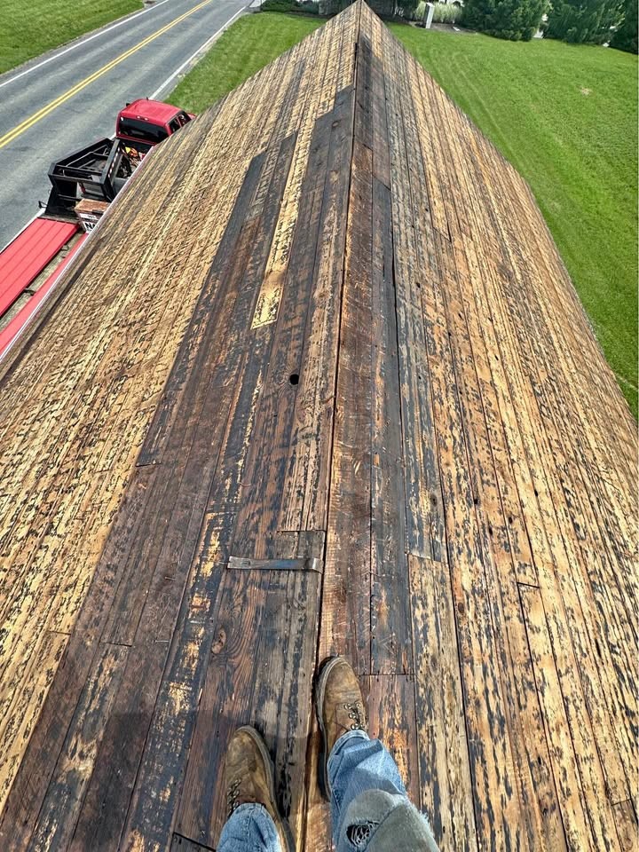 Reclaimed S4S 1x8 Pine Boards - Image 1