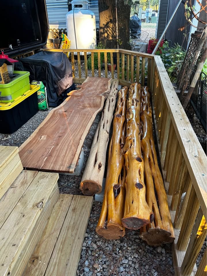 Cedar post 4 . 2 cedar slabs - Image 2