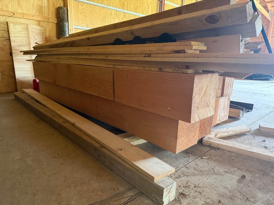 Douglas fir posts - Image 3