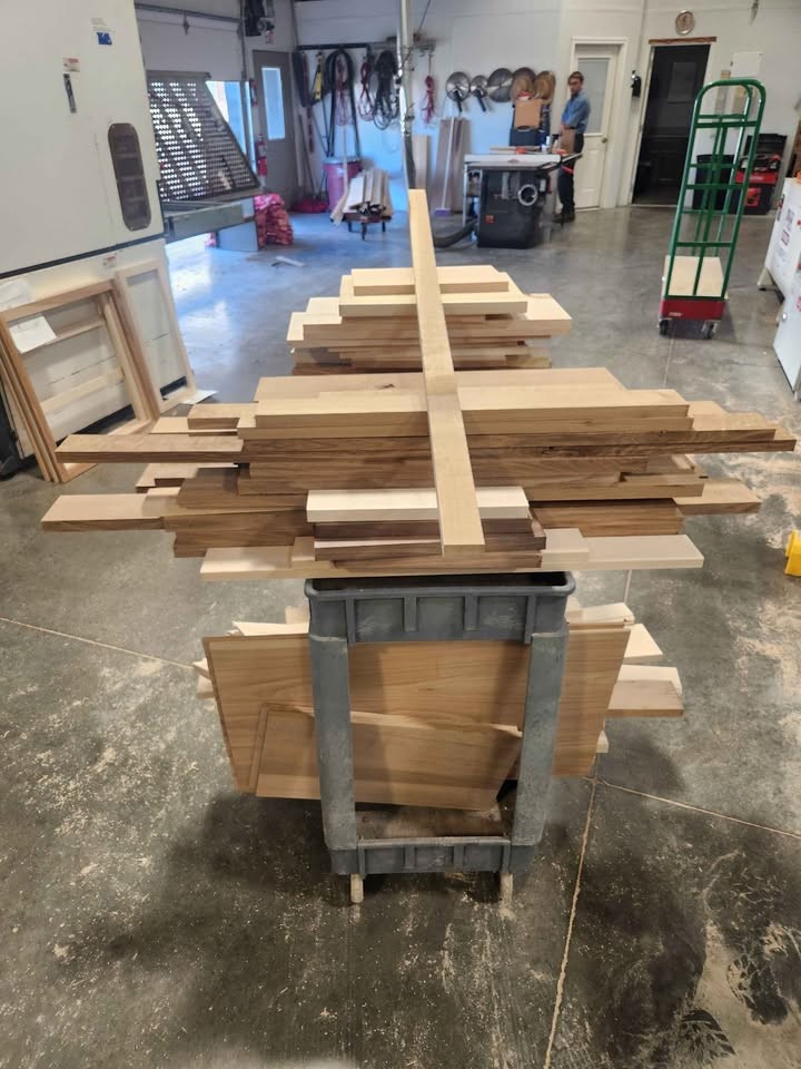 Hardwood Lumber Scraps and Offcuts Lot - Image 2