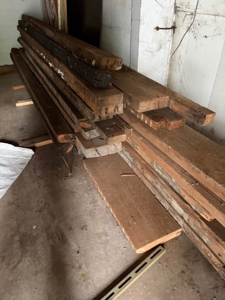 Reclaimed wood Pieces - Image 5