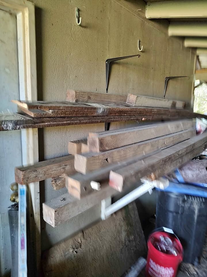 4" x  4"....