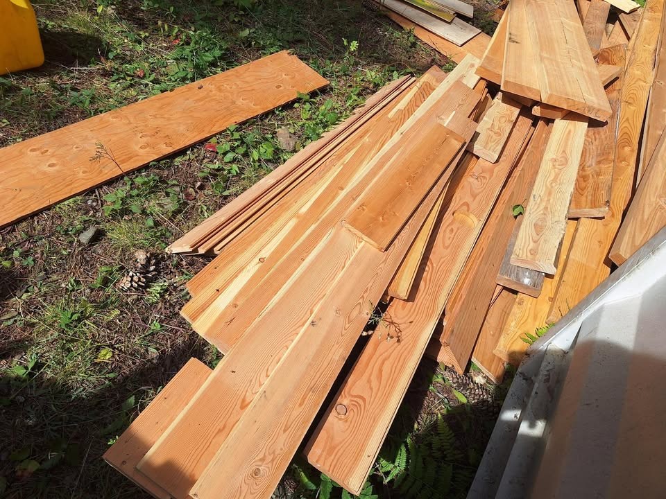 Cleaning out storage - wood pieces - Image 3
