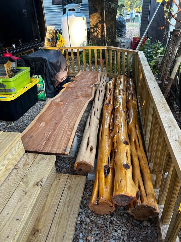Cedar post 4 . 2 cedar slabs - Image 3