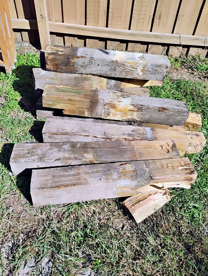 Free lot of 18 Wood Posts scraps 6x6 Treated