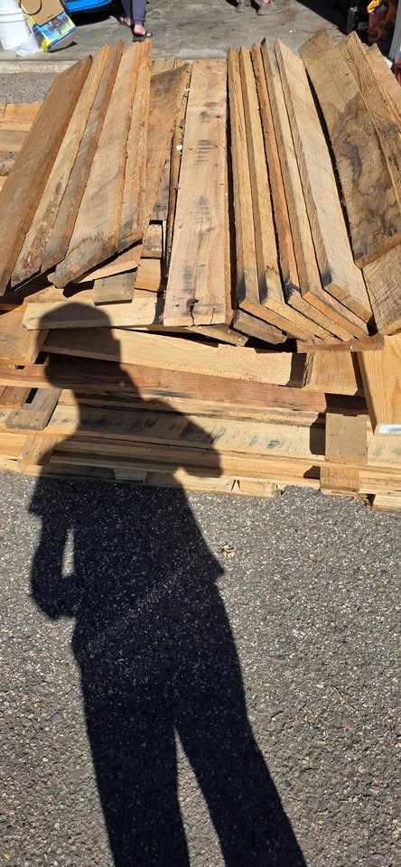 Pallet boards/Barn wood - Image 2