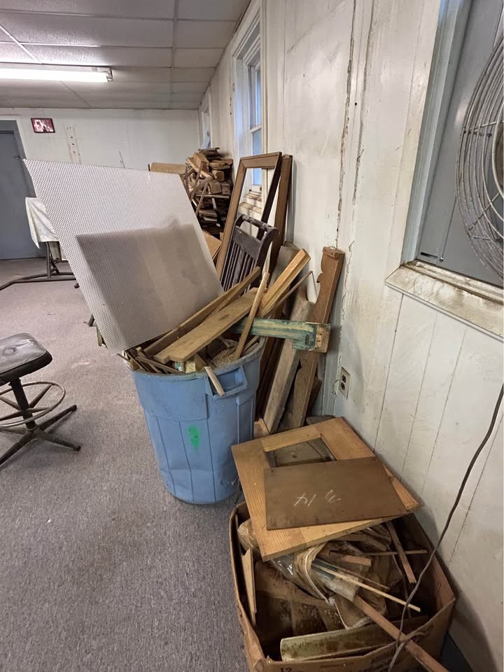 Large Lot of Reclaimed Wood and Scrap Lumber - Image 8