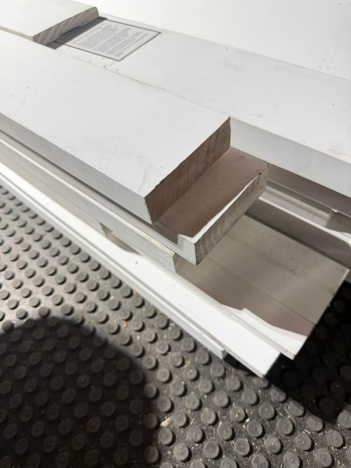 5/4in x 4 in x 16ft Primed pine boards - Image 3