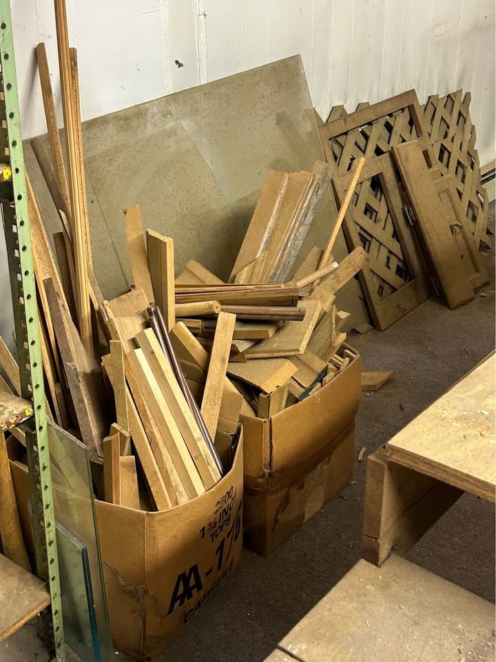Large Lot of Reclaimed Wood and Scrap Lumber - Image 10