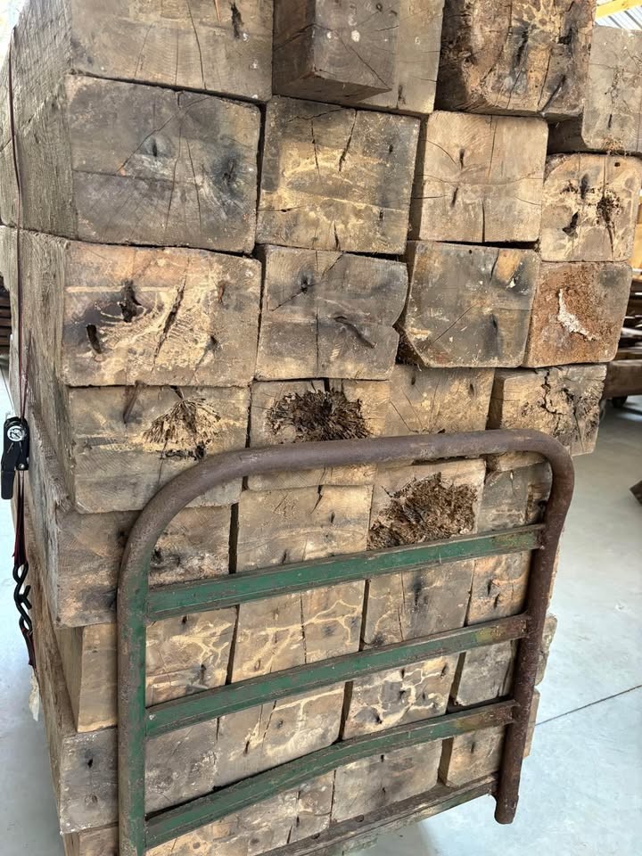 Attention Woodworkers!
Antique White Oak Beams 6”x8”x48” - Image 2