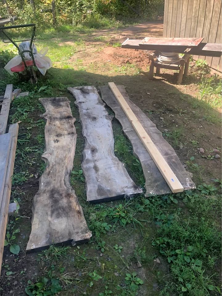 Rough cut wood - Image 1