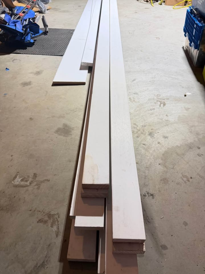 5/4in x 4 in x 16ft Primed pine boards - Image 2