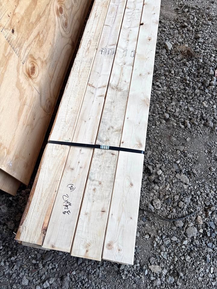 (32) 2x4x92-5/8 non treated boards