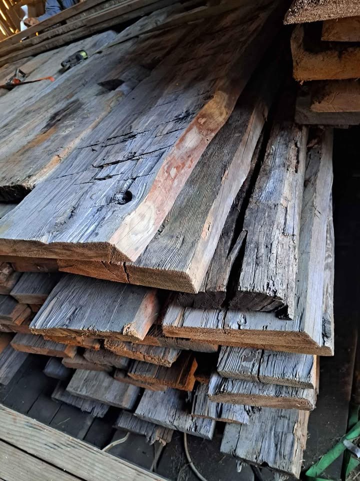Live face hand hewn slabs - Image 3