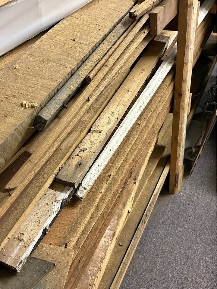 Large Lot of Reclaimed Wood and Scrap Lumber - Image 1