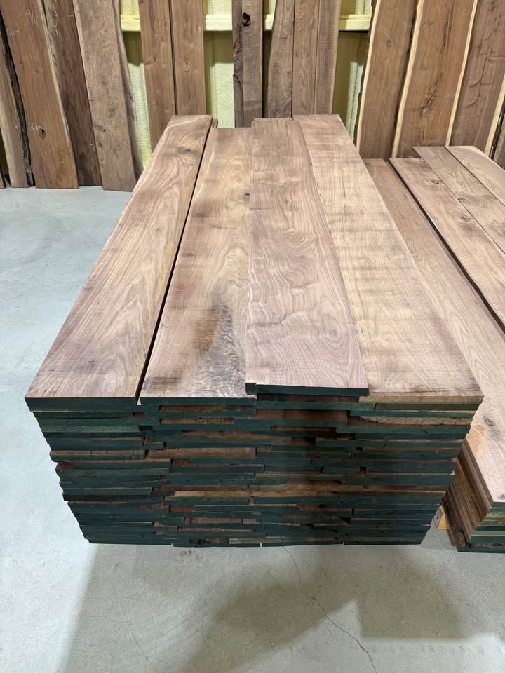 10”+ Wide 4/4 FAS Walnut Lumber - Image 2