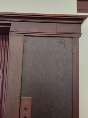 Wood molding approx 80ft