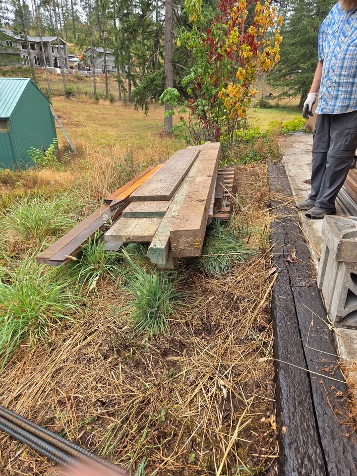 Various pieces of lumber. - Image 3