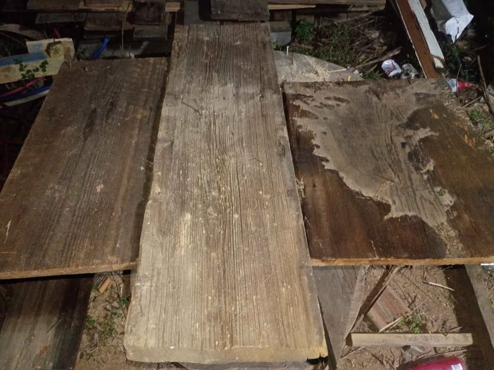 Beautiful reclaimed lumber - Image 2