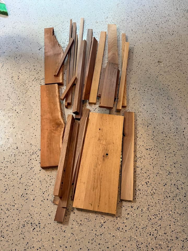 Hardwood Lumber Scraps and Slabs - Image 1
