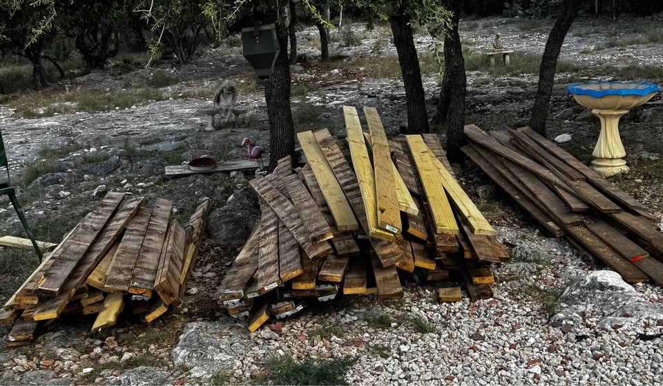 Lot of New and Reclaimed ￼2 x 6 pressure treated wood. - Image 3