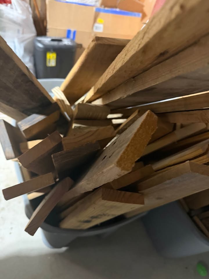 Reclaimed Pallet Wood Boards - Image 4