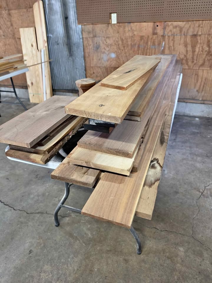 Walnut boards - various sizes and quality ~80 feet - Image 1
